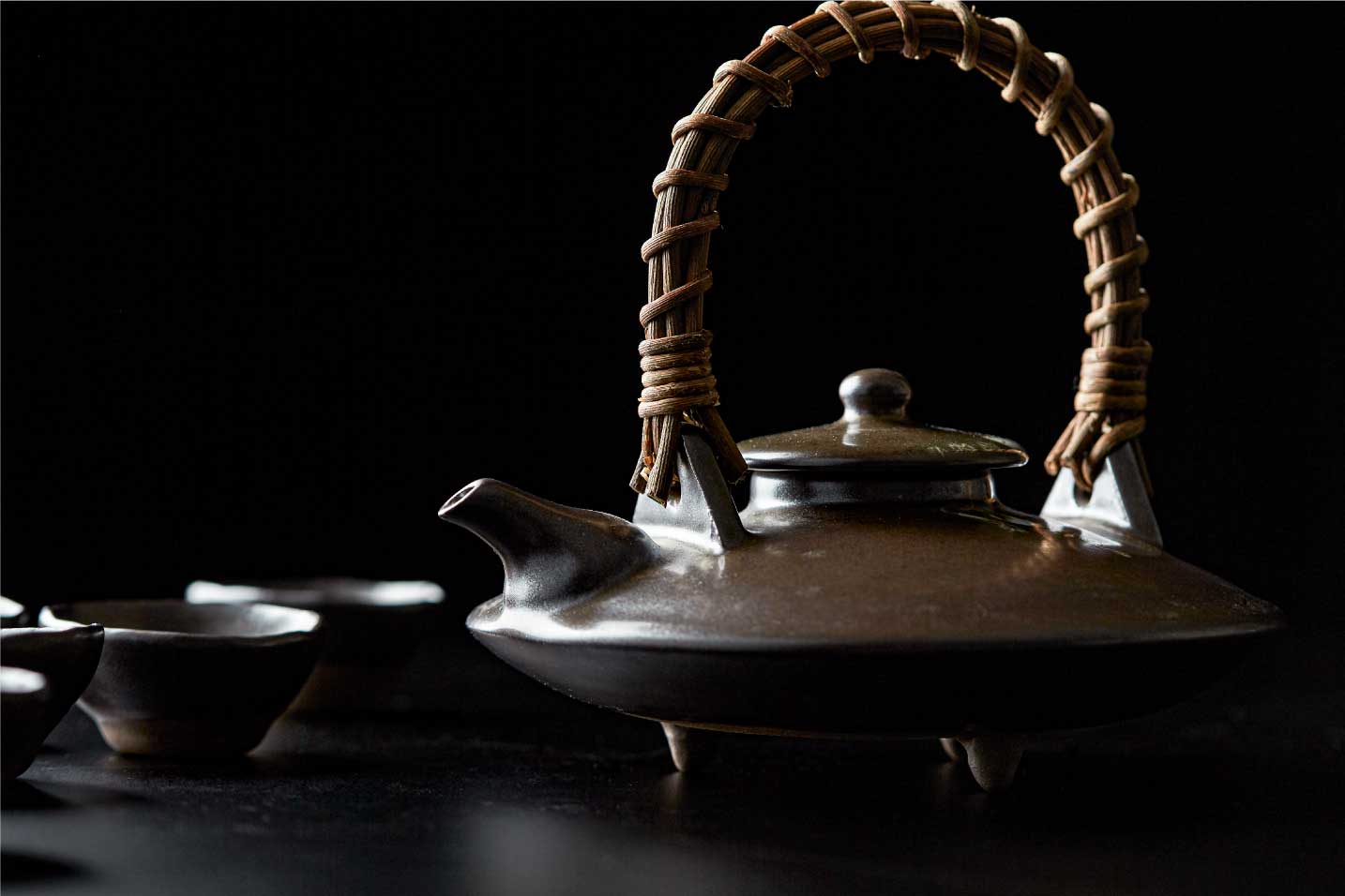 焼酎の起源を探る：蒸留技術の誕生から日本伝来までのルートを解説